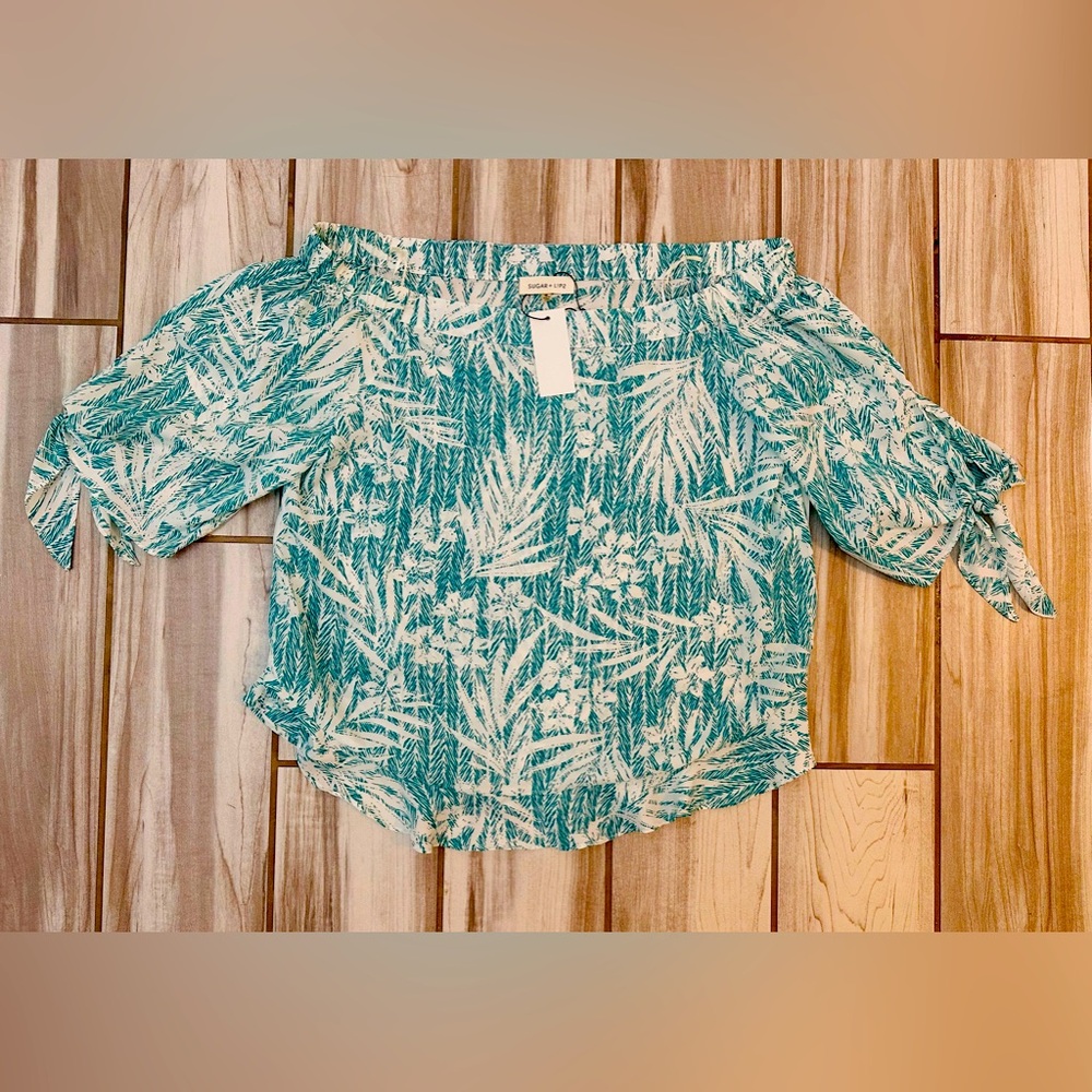 NWT: Off the Shoulder Blouse, Sugar+Lips, Tropical print, Medium